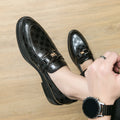 A large size 45 loafer for men's business and casual wear, a British-style lazy person wearing a pair of hairstylist's leather shoes