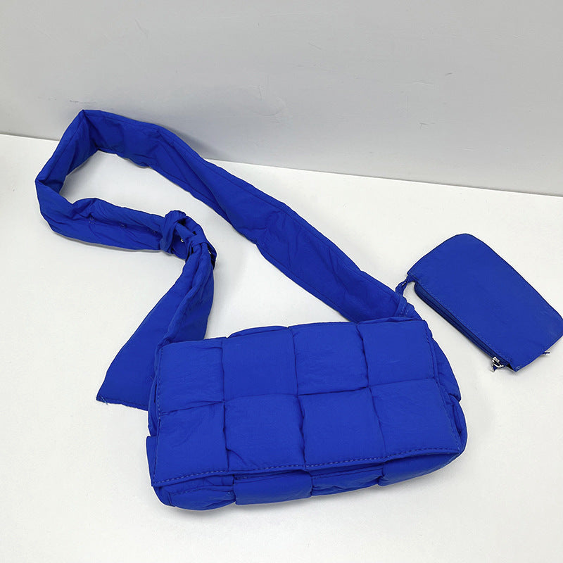 Trendy commuting crossbody bag, sponge woven large-capacity single-shoulder bag, casual pillow bag