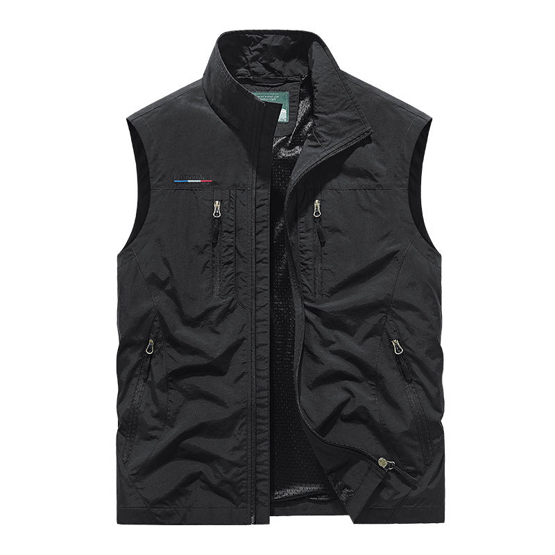A large-sized vest for men to wear outdoors for fishing, along with a casual, thin workwear sleeveless jacket