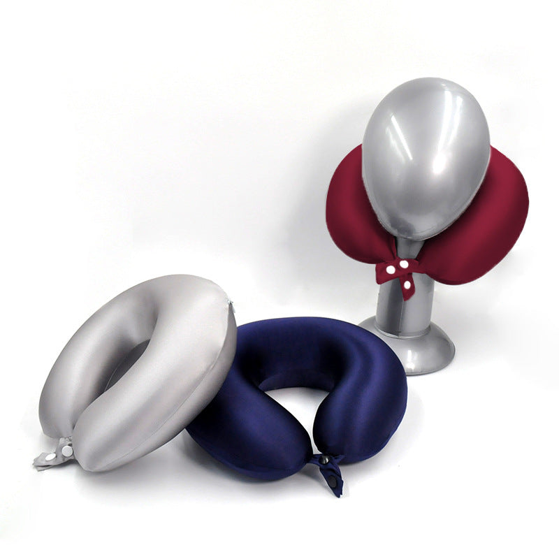A mulberry silk neck pillow for air travel storage and neck protection, a U-shaped pillow for business office sleep and cervical spine protection