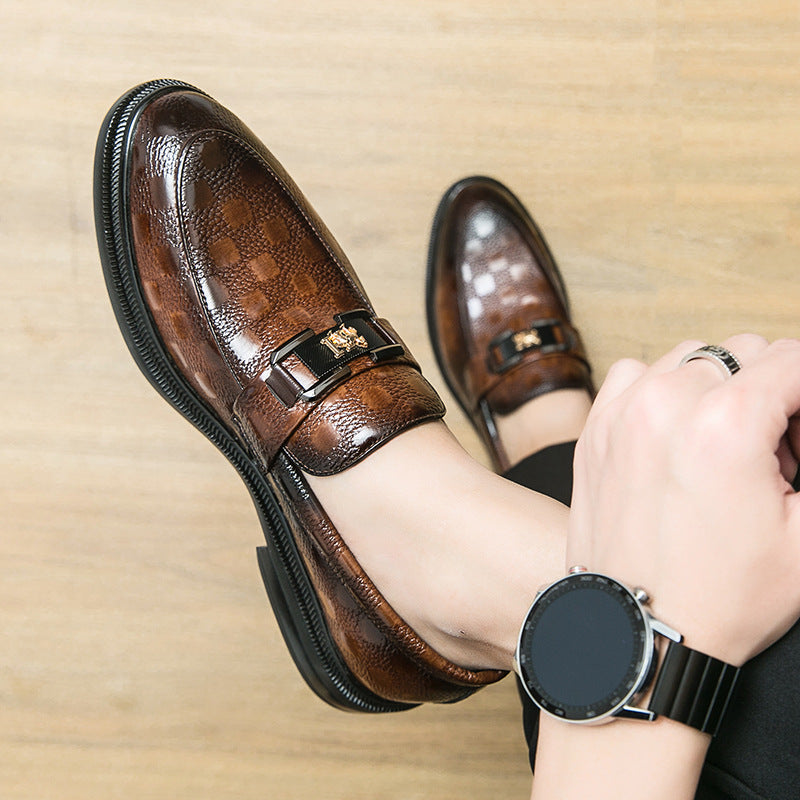 A large size 45 loafer for men's business and casual wear, a British-style lazy person wearing a pair of hairstylist's leather shoes