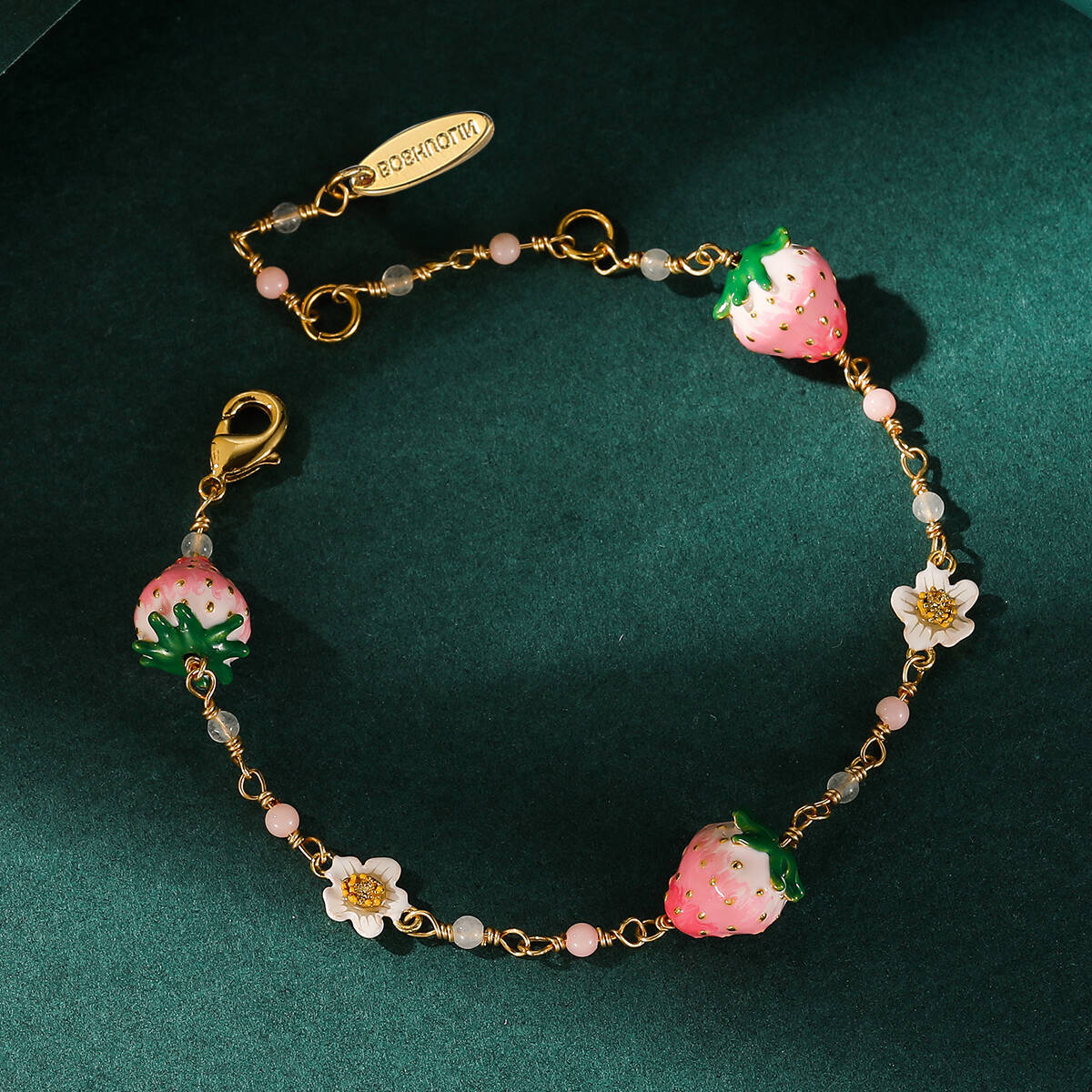 Original design, versatile white floral strawberry bracelet, fresh and sweet flower best friend jewelry for girls