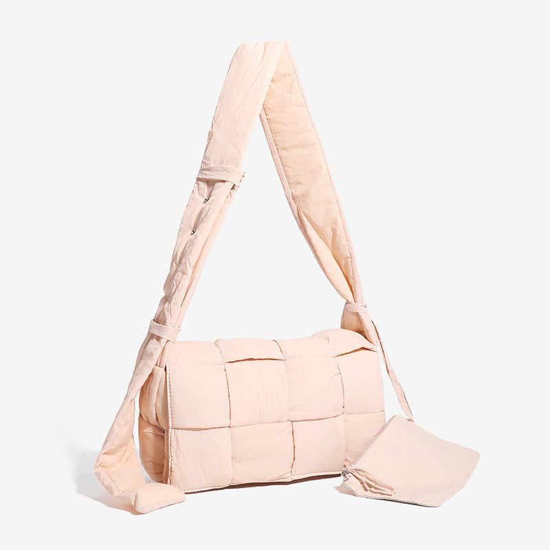 Trendy commuting crossbody bag, sponge woven large-capacity single-shoulder bag, casual pillow bag