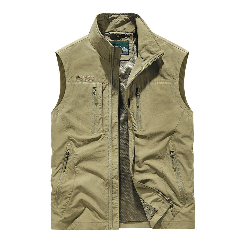 A large-sized vest for men to wear outdoors for fishing, along with a casual, thin workwear sleeveless jacket