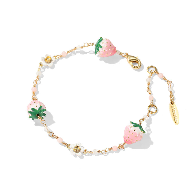 Original design, versatile white floral strawberry bracelet, fresh and sweet flower best friend jewelry for girls