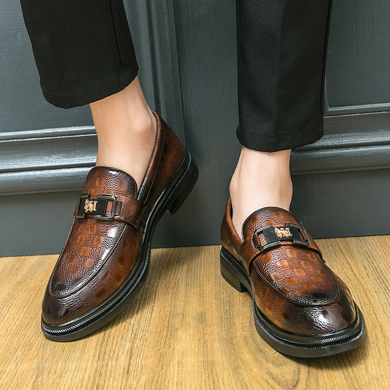 A large size 45 loafer for men's business and casual wear, a British-style lazy person wearing a pair of hairstylist's leather shoes