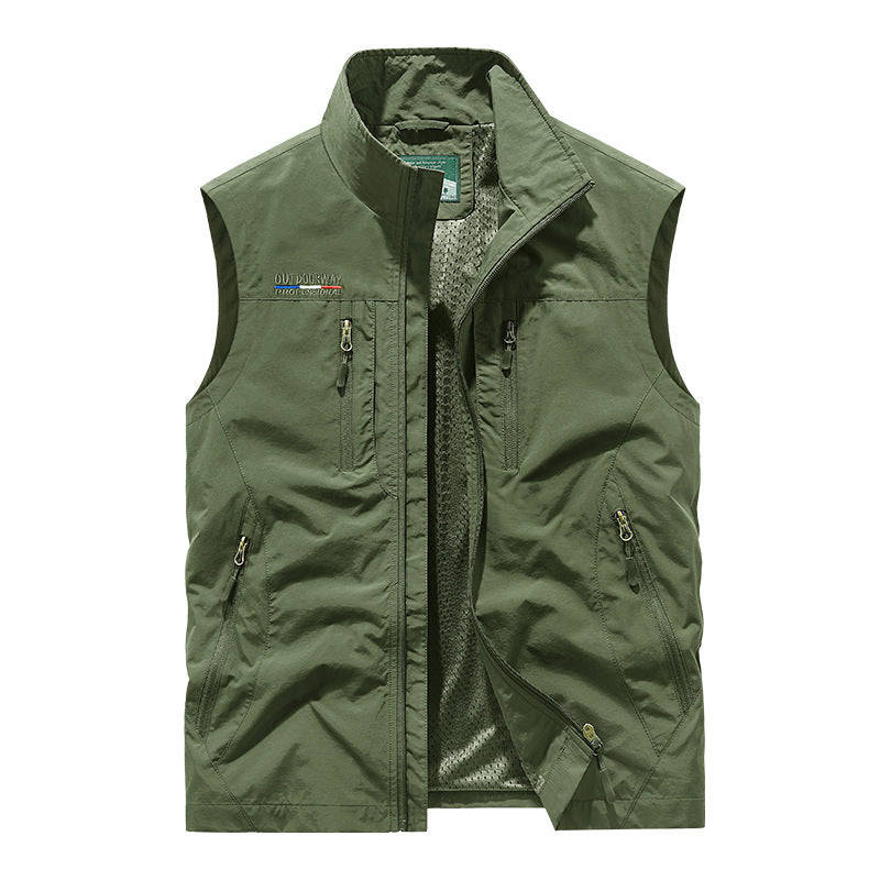 A large-sized vest for men to wear outdoors for fishing, along with a casual, thin workwear sleeveless jacket