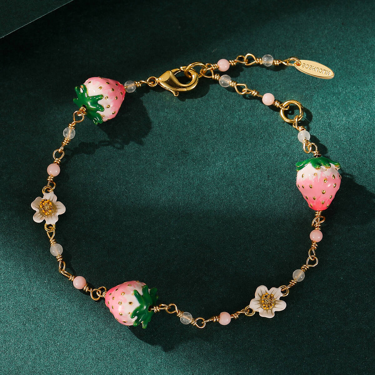 Original design, versatile white floral strawberry bracelet, fresh and sweet flower best friend jewelry for girls